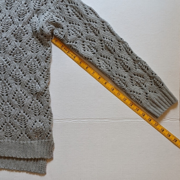 Forever 21 Gray Sweater size S - Picture 2 of 5